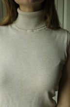 Load image into Gallery viewer, GAP Sleeveless Turtleneck
