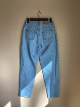Load image into Gallery viewer, Vintage Bill Blass Mom Jeans
