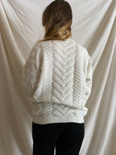 Load image into Gallery viewer, Vintage 80&#39;s Sweater
