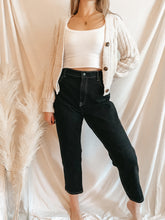 Load image into Gallery viewer, Everlane Contrast Stitch Cheeky Jean
