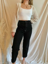 Load image into Gallery viewer, Everlane Contrast Stitch Cheeky Jean
