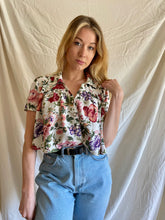 Load image into Gallery viewer, Floral Button-Up Crop Top
