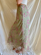 Load image into Gallery viewer, Vintage Floral Maxi Skirt
