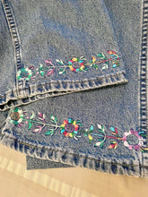Load image into Gallery viewer, Floral Embroidered Wranglers
