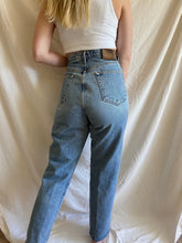 Load image into Gallery viewer, Vintage Calvin Klein Mom Jeans
