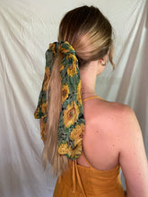 Load image into Gallery viewer, Sunflower Scarf

