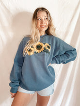 Load image into Gallery viewer, Vintage Sunflower Crewneck Sweatshirt

