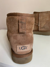 Load image into Gallery viewer, UGG&#39;s Classic Mini II Boots
